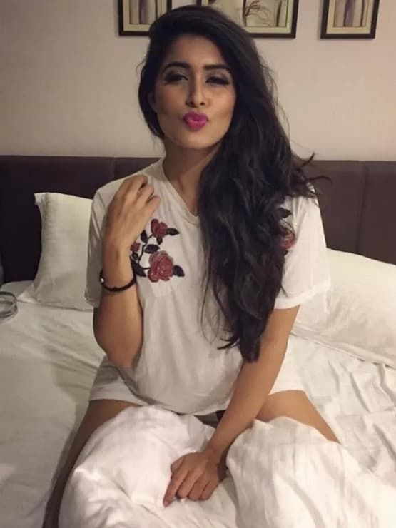 69→Call Girls In (delhi) Green Park☎️99533⌁31503✅ ...Zoya thumbnail