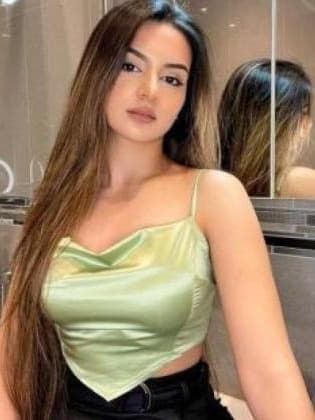 @ℂall 𝔾irls 𝔻elhi ℂall in Chandni Chowk,→⚡️ Delhi > → 9891723270…##⚡️ thumbnail