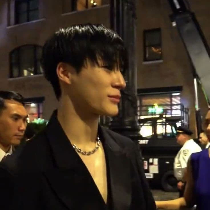 Lee Jeno (stepbrother) thumbnail