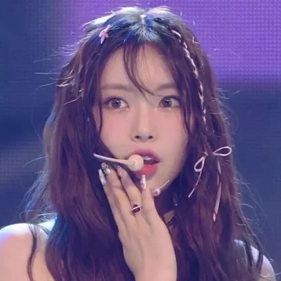 Lee Hyein thumbnail