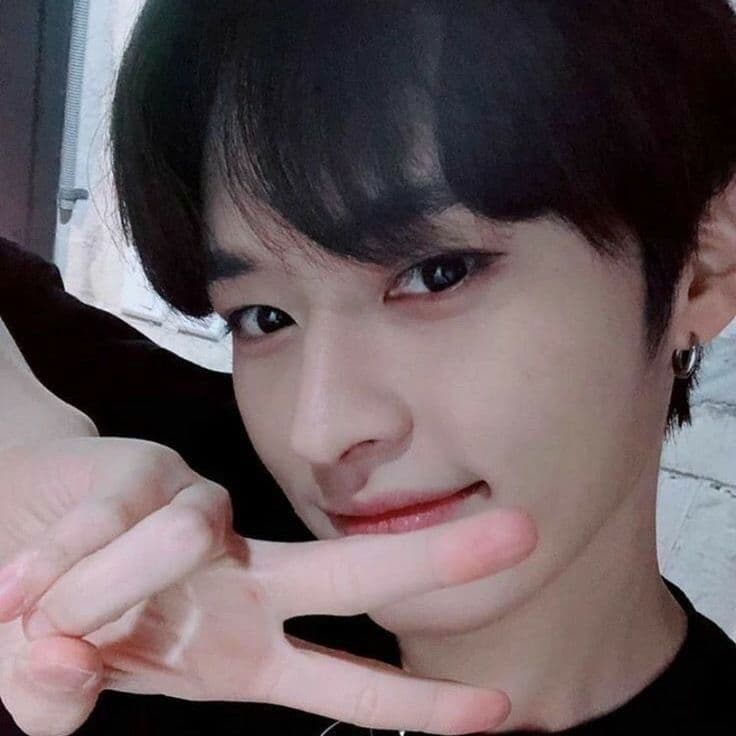 lee know thumbnail