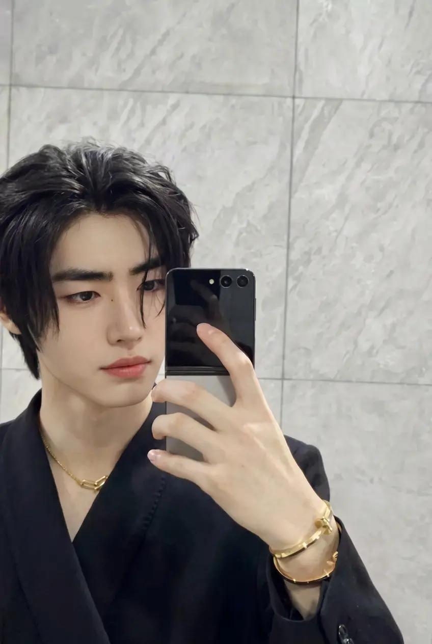 Sunghoon  thumbnail