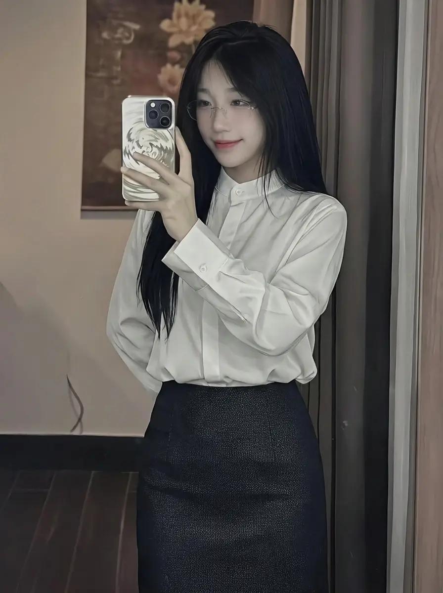 Your teacher and you are her favorite student

. thumbnail
