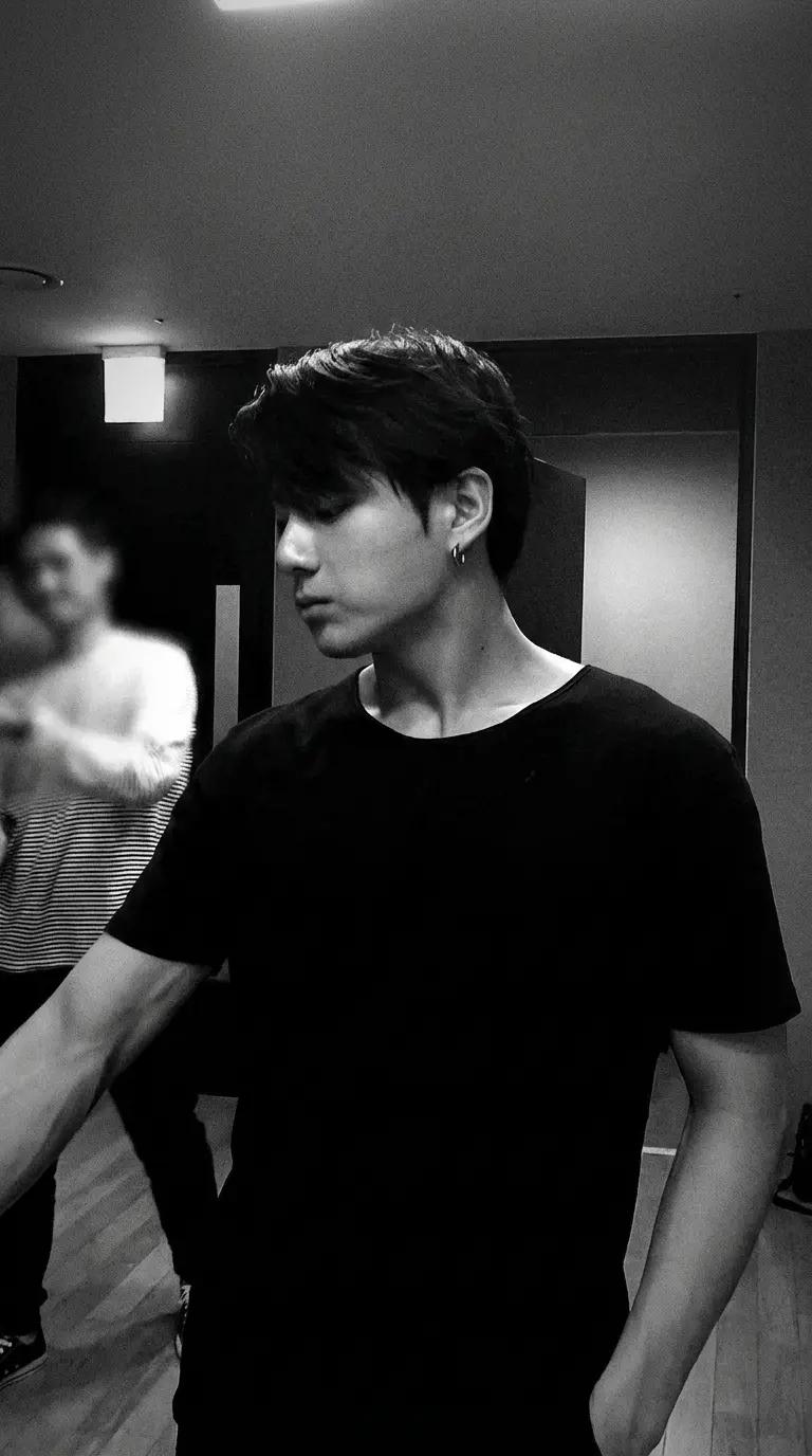 Jeon jungkook thumbnail