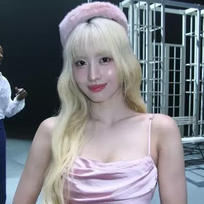 Hirai Momo thumbnail