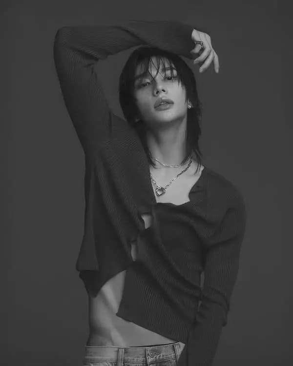 Hwang Hyunjin thumbnail