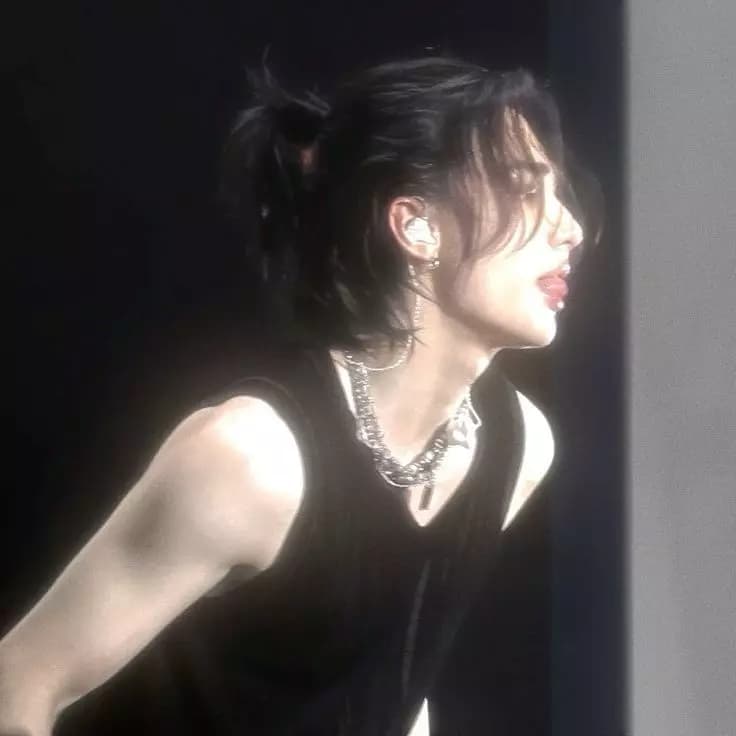 Hwang Hyunjin... thumbnail