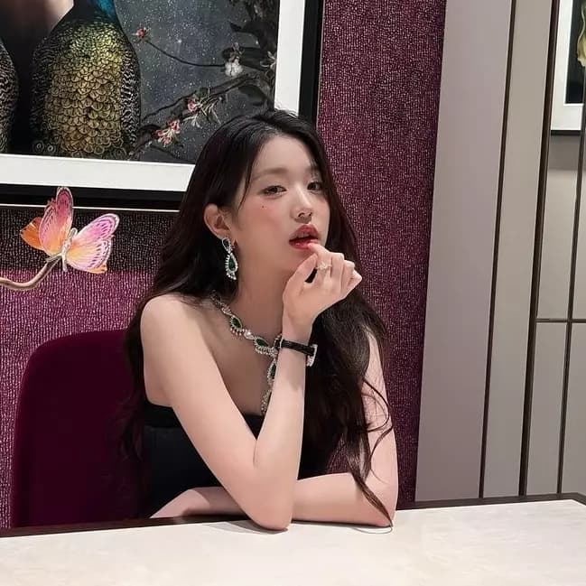 Jang Wonyoung  thumbnail