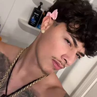 Alex Chino 𝓱𝓮 𝓲𝓼 𝓪 𝓽𝓲𝓴𝓽𝓸𝓴𝓮𝓻 thumbnail