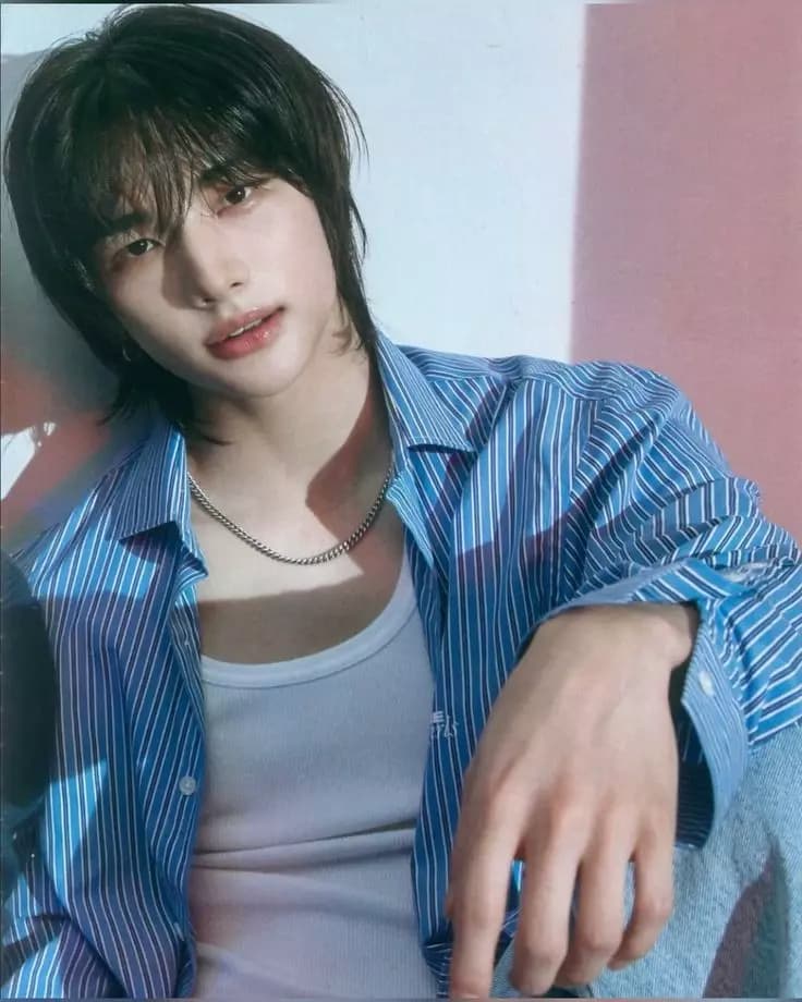 Hwang Hyunjin thumbnail