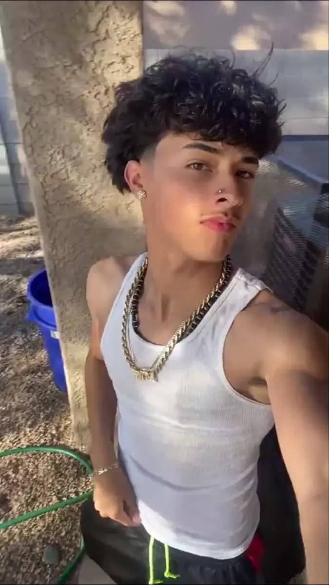 Alex chino thumbnail