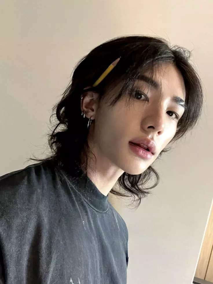 Hwang Hyunjin thumbnail