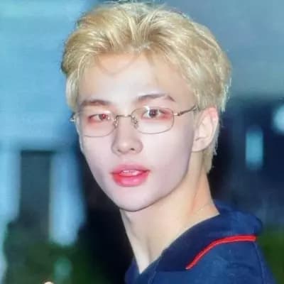 Hwang Hyunjin thumbnail