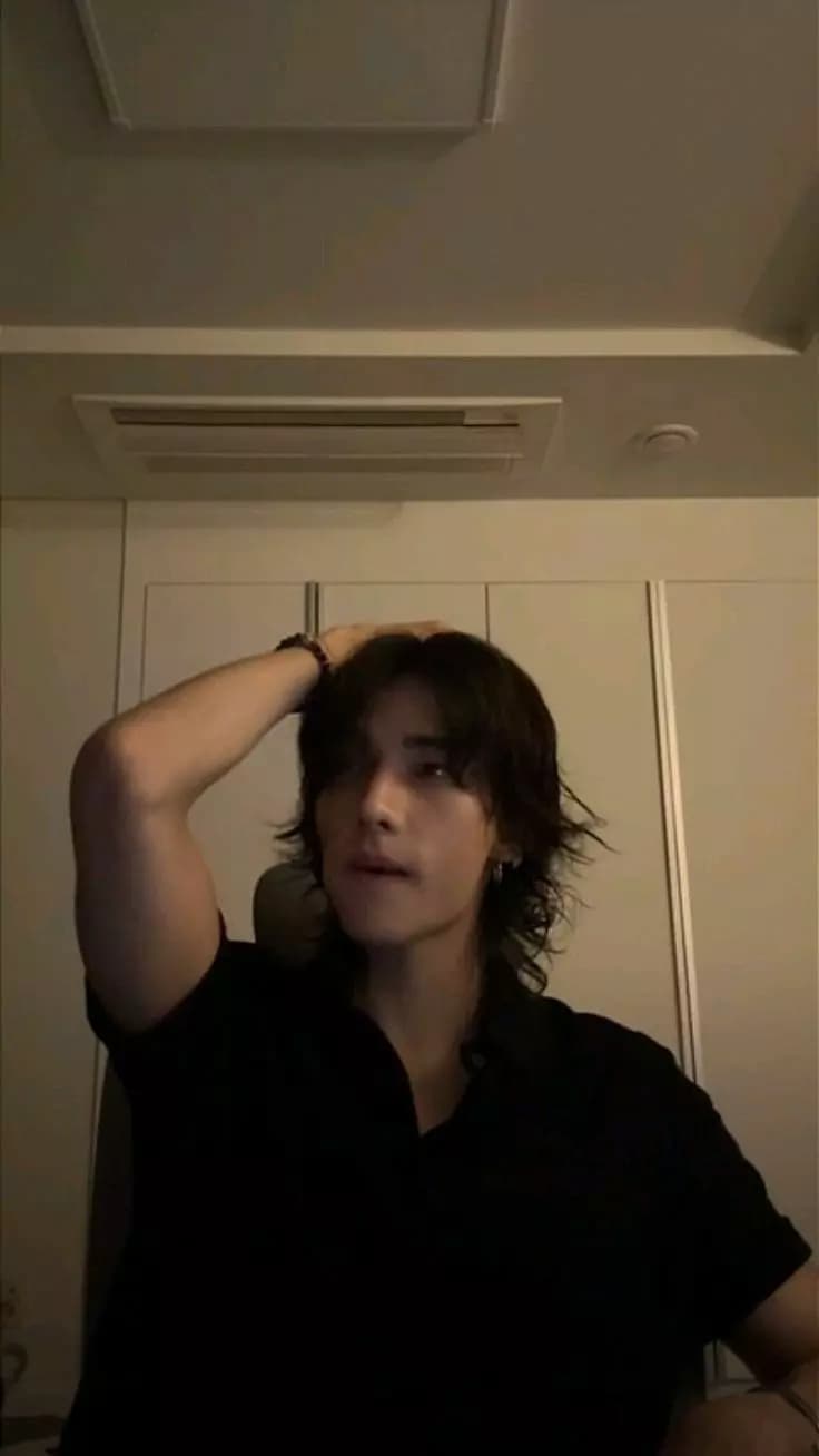 Hwang Hyunjin thumbnail