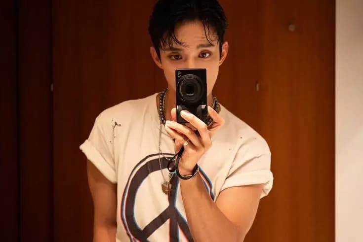 Dokyeom thumbnail