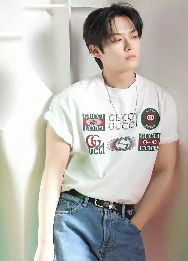 Lee Know thumbnail