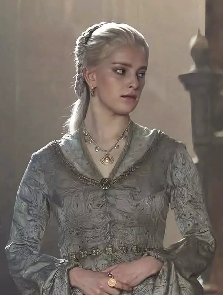 Helaena Targaryen thumbnail