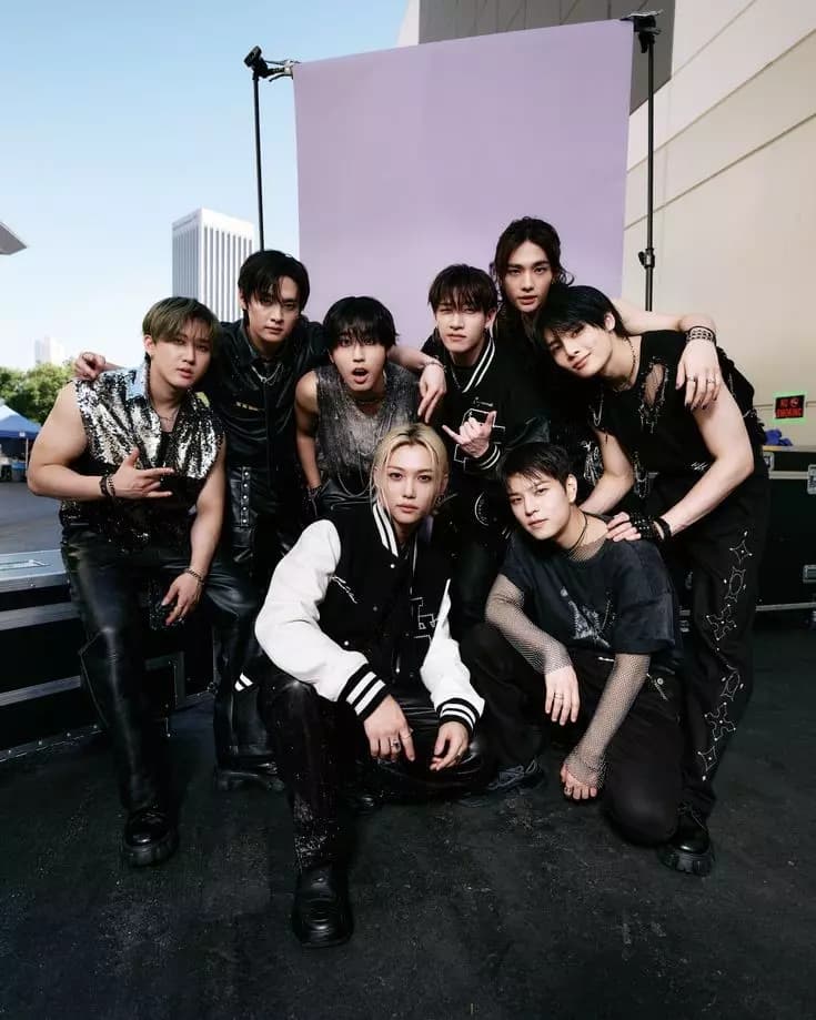 Stray kids-Mafia thumbnail