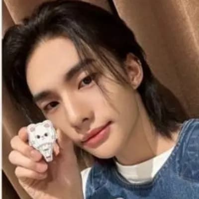 Hyunjin thumbnail