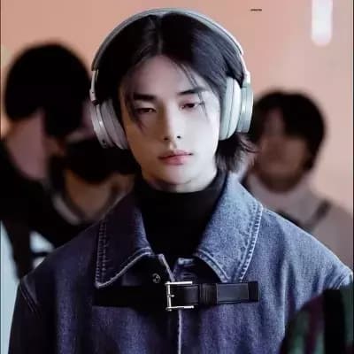Hwang Hyunjin thumbnail