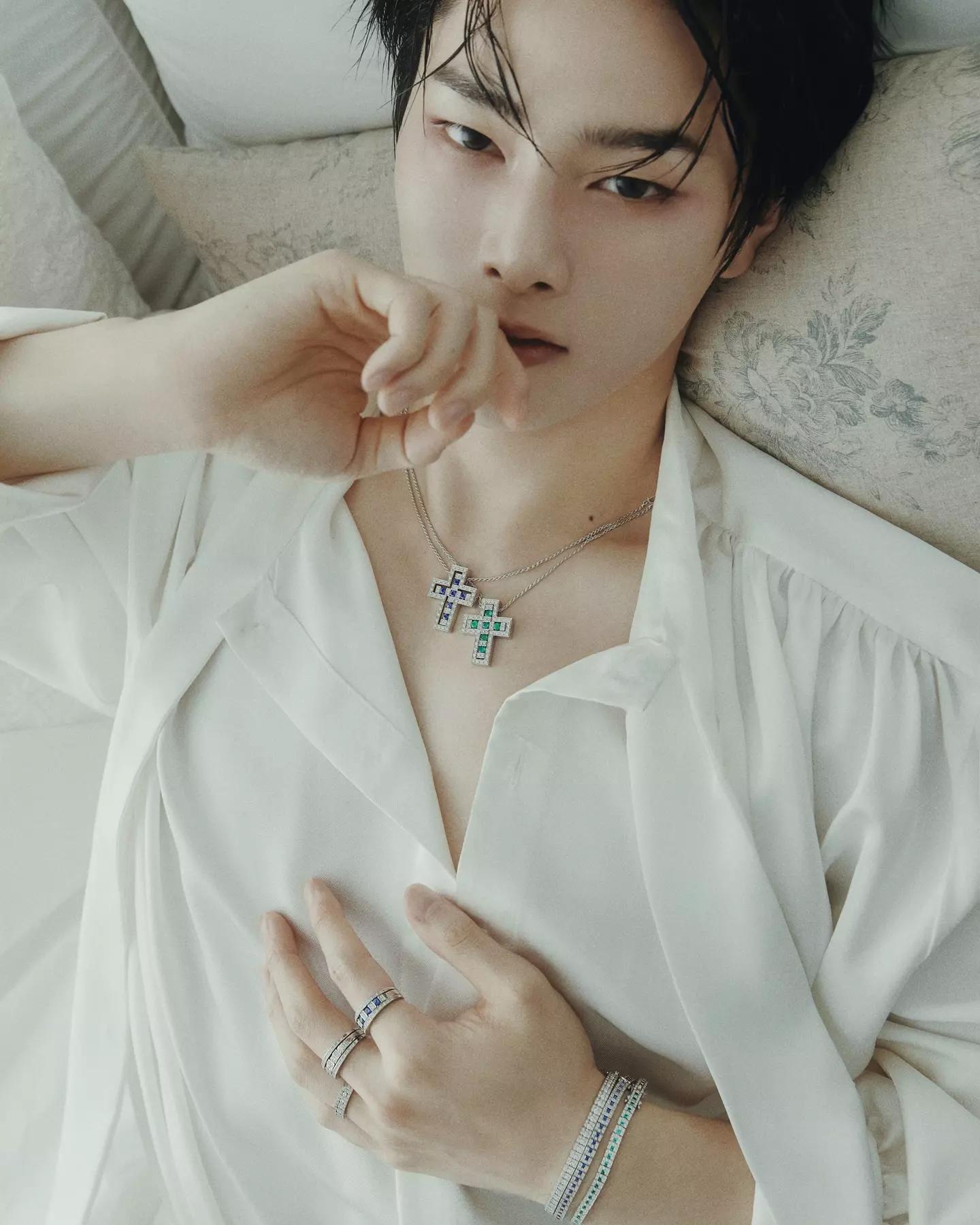 Jeongin (I.N) thumbnail