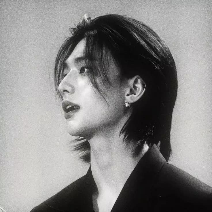 Hwang Hyunjin thumbnail