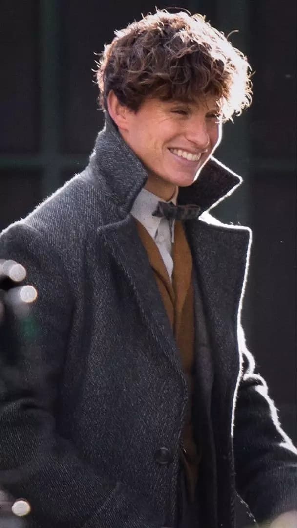Newt Scamander thumbnail