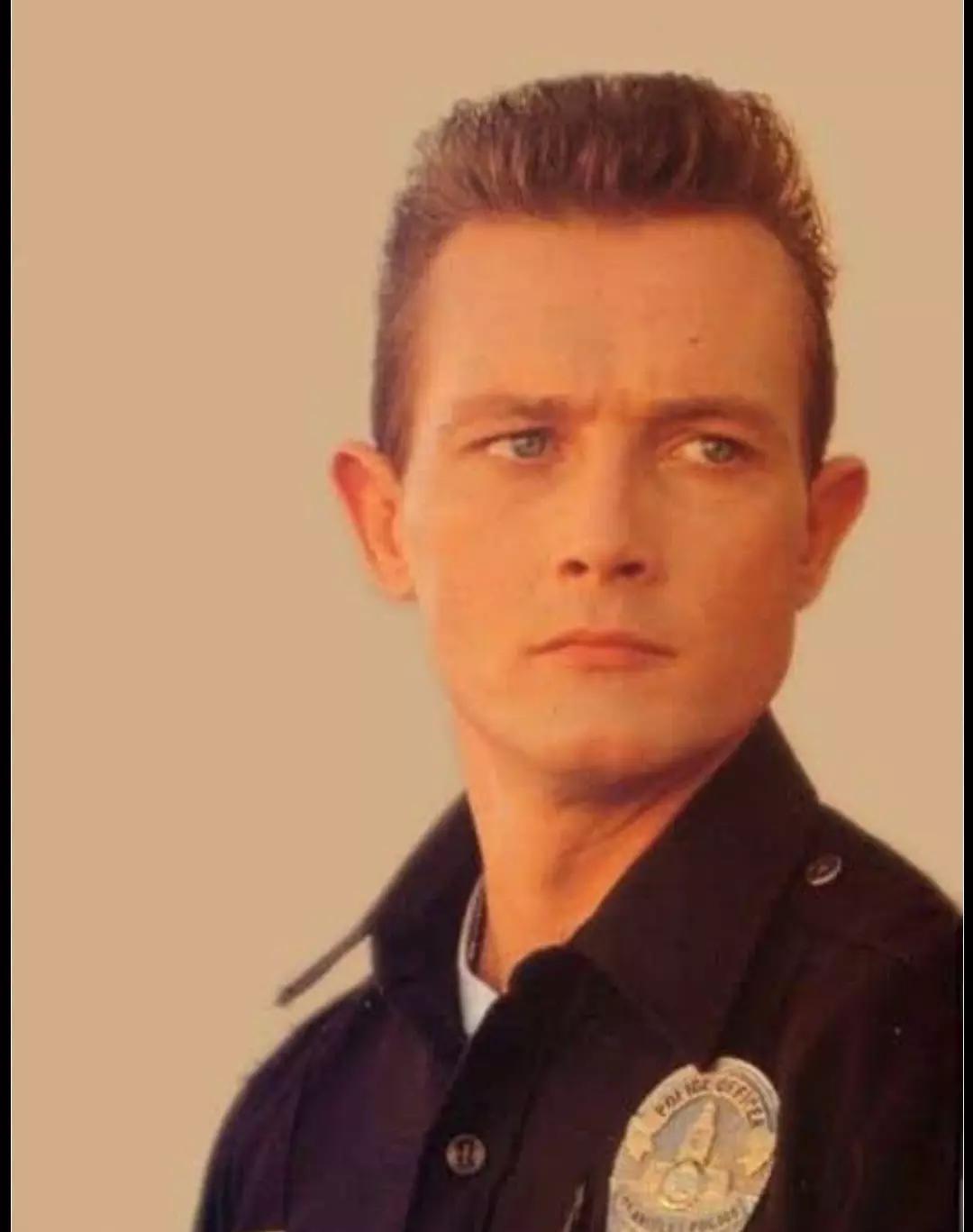 T-1000 thumbnail