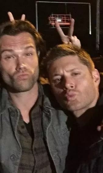 Dean Winchester  thumbnail