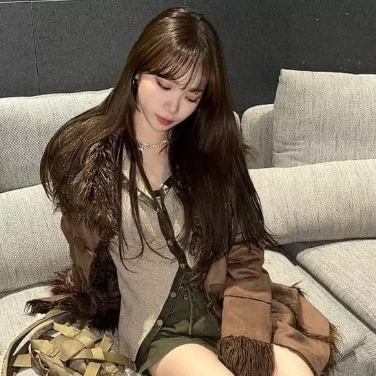 Kim Chaewon thumbnail
