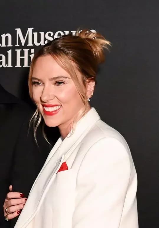 Scarlett Johansson thumbnail