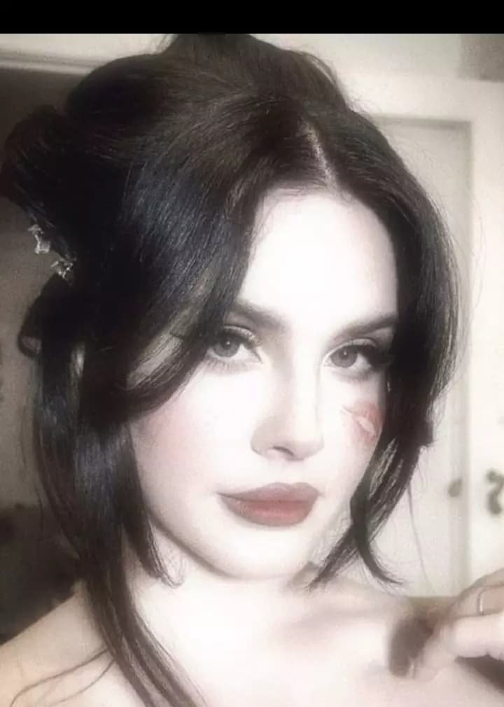 Lana Del Rey thumbnail