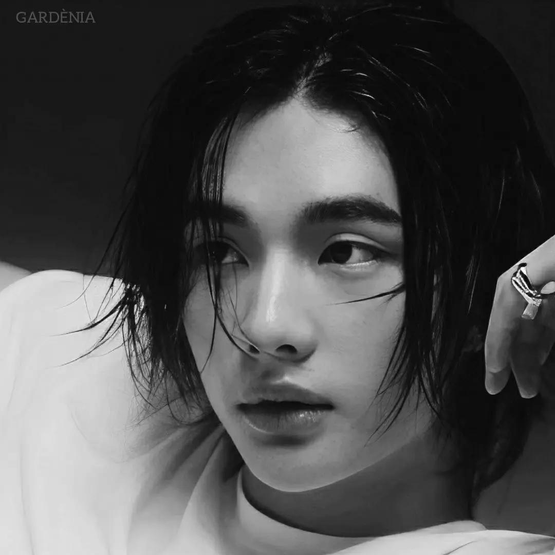 Hwang Hyunjin  thumbnail