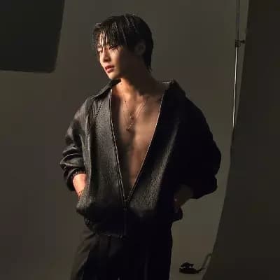 Jeongin  thumbnail
