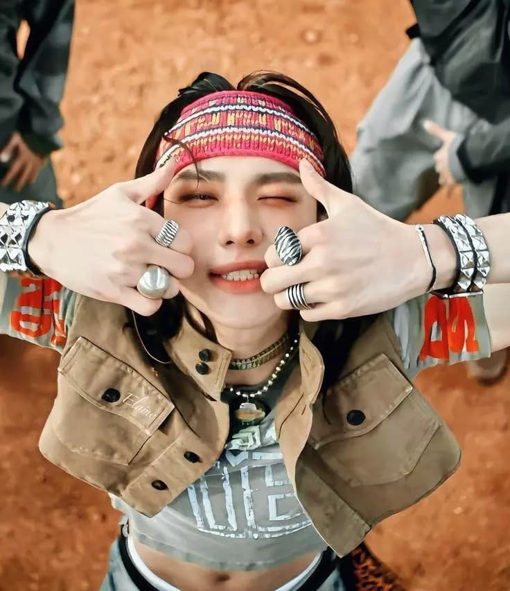 Hwang Hyunjin thumbnail