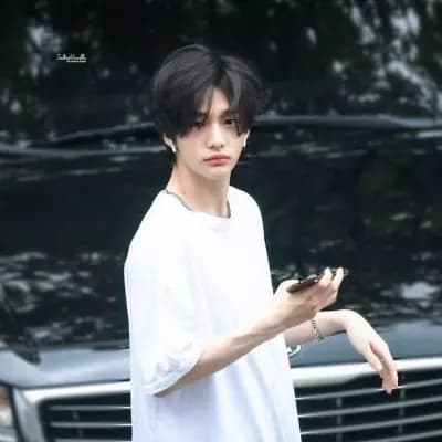 Hwang Hyunjin thumbnail