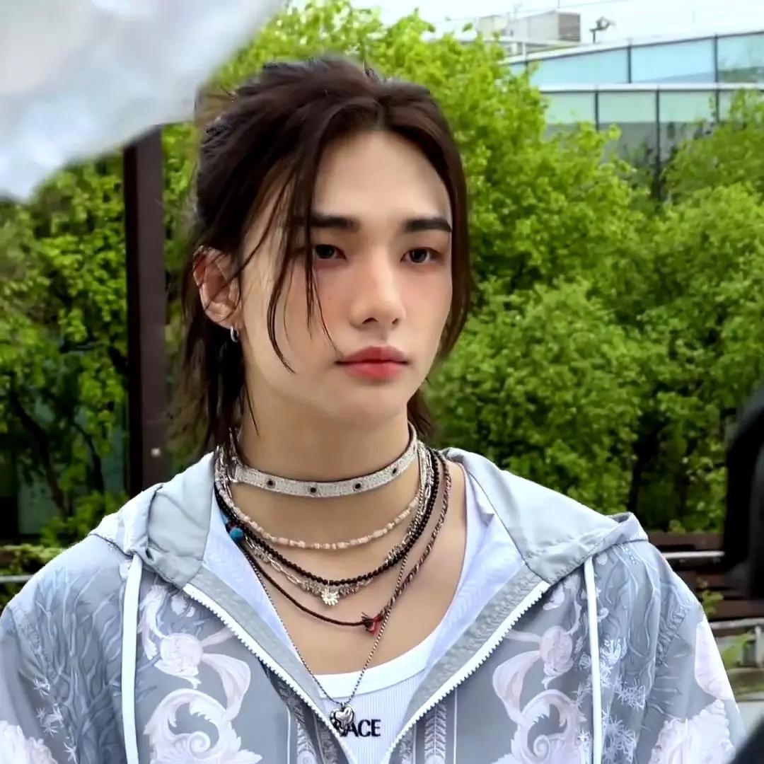 Hyunjin thumbnail