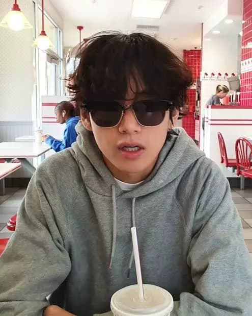 Kim Taehyung thumbnail