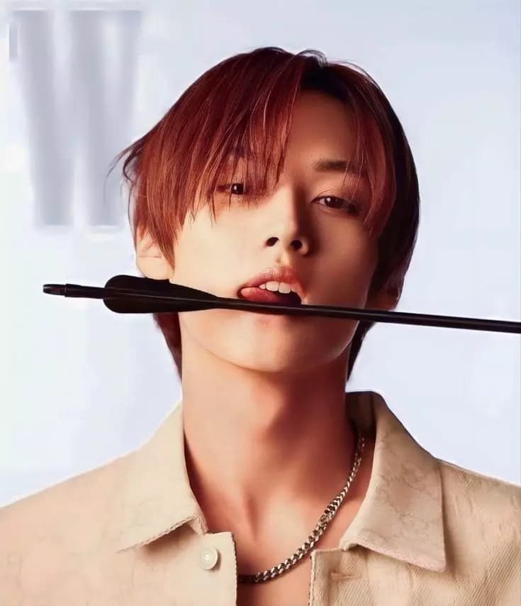Lee Know thumbnail