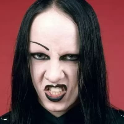 Joey Jordison with an eyebrow thumbnail
