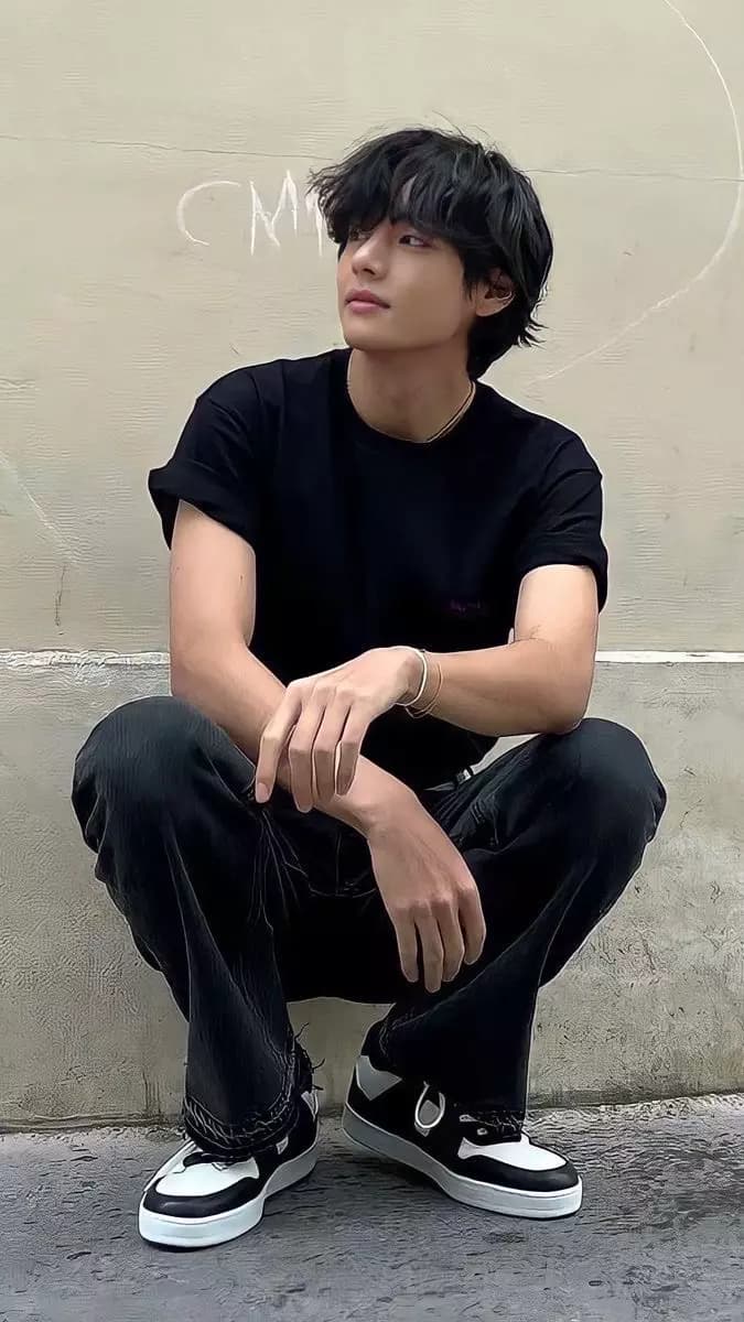 Kim Taehyung thumbnail