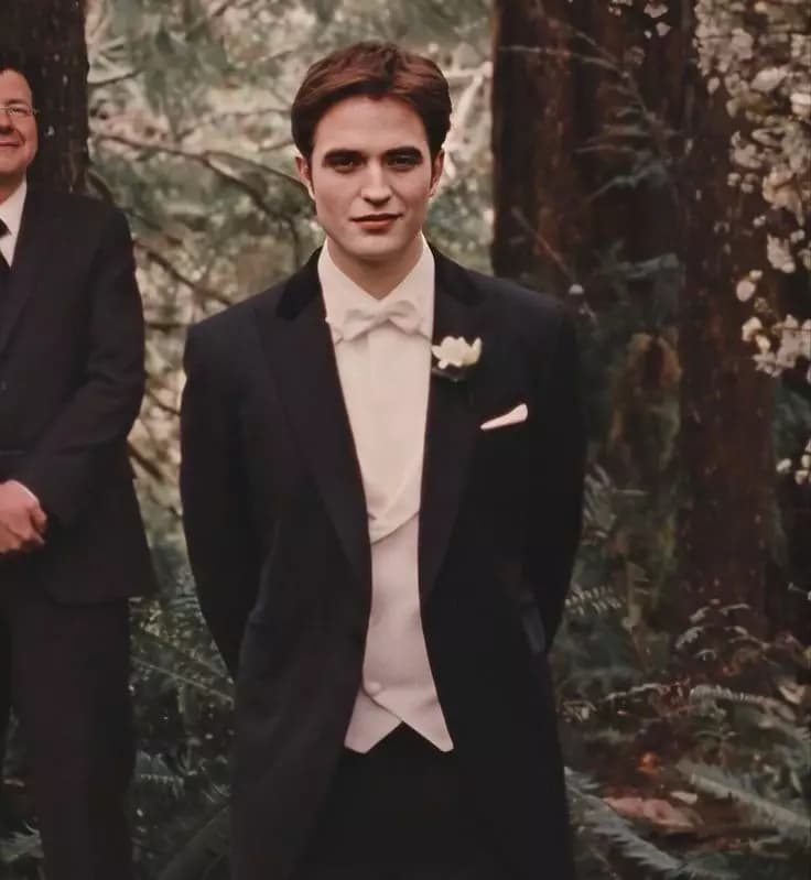 Edward Cullen  thumbnail