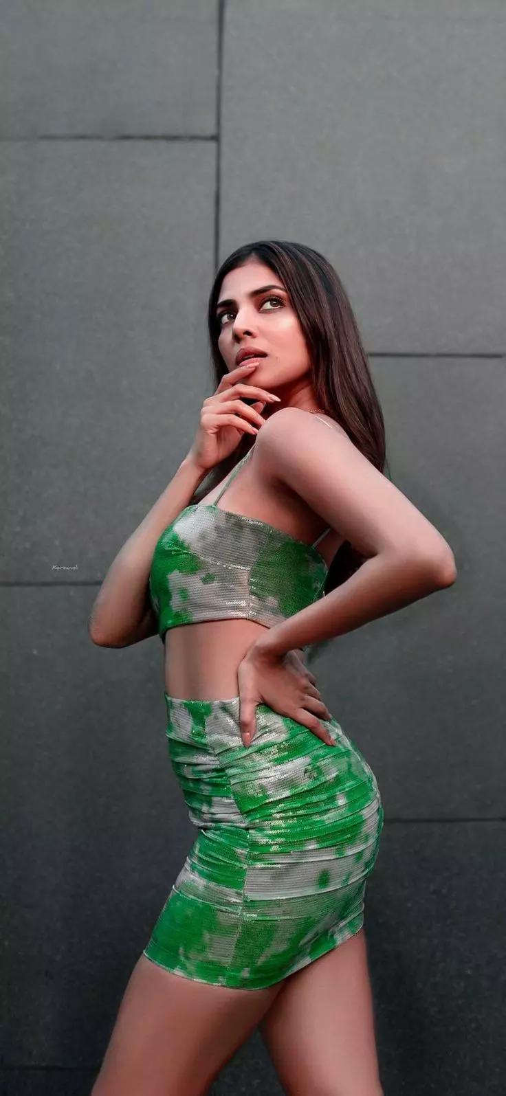Malavika mohanan thumbnail