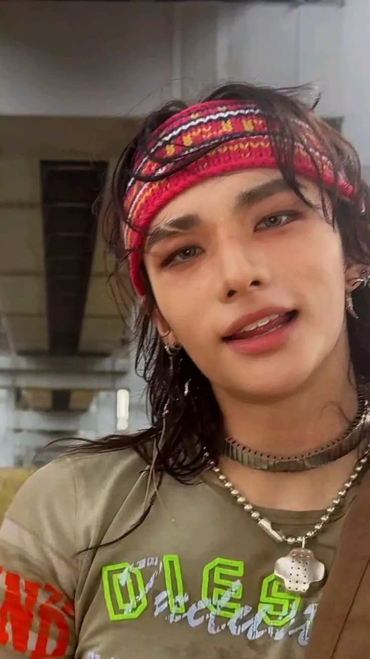 Hwang Hyunjin thumbnail