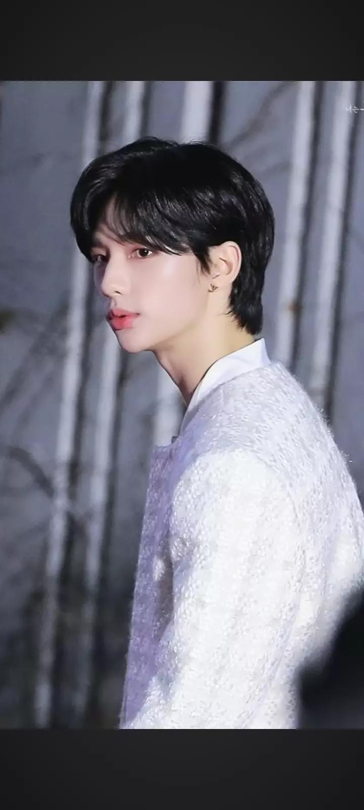 Hwang hyunjin  thumbnail