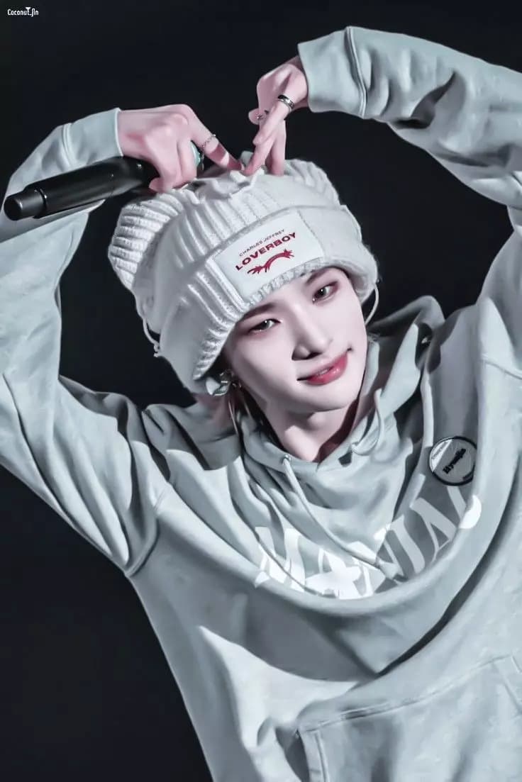 Hwang Hyunjin 🎼 thumbnail