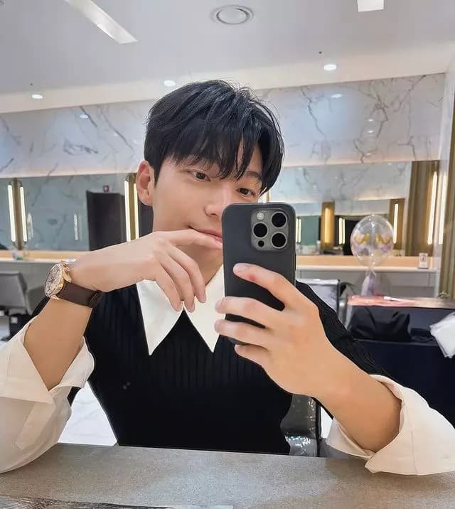 Wi Ha-Joon🥀🥀🥀 thumbnail