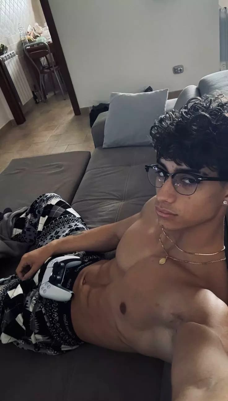 Dereck  thumbnail