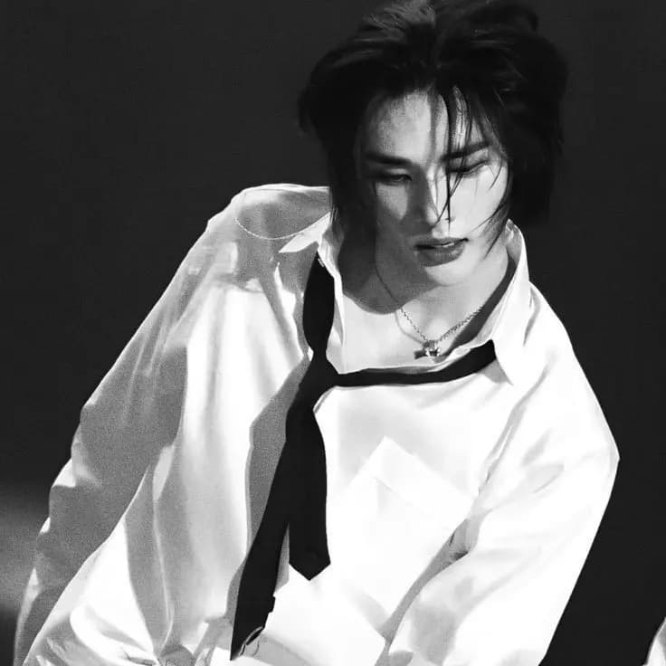 Hwang Hyunjin thumbnail