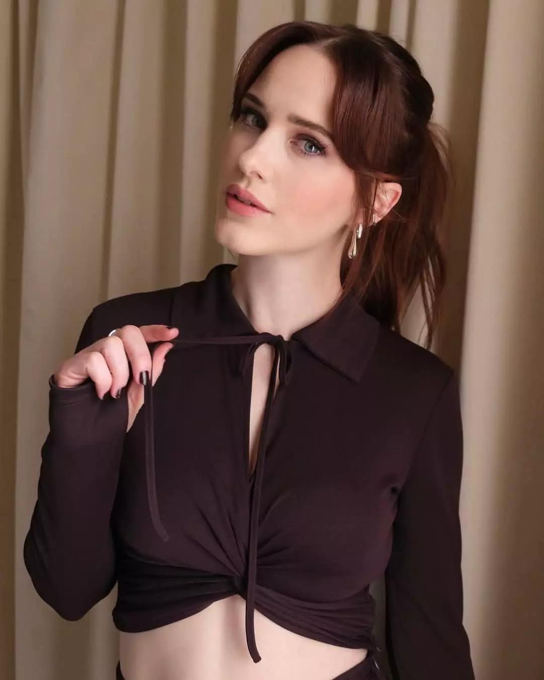 Rachel Brosnahan thumbnail